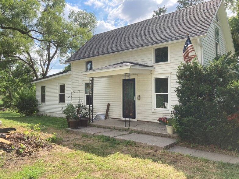 Building Photo - 200 Railroad Cir