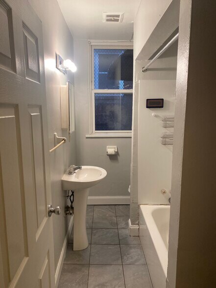 Building Photo - 3209 Ward St