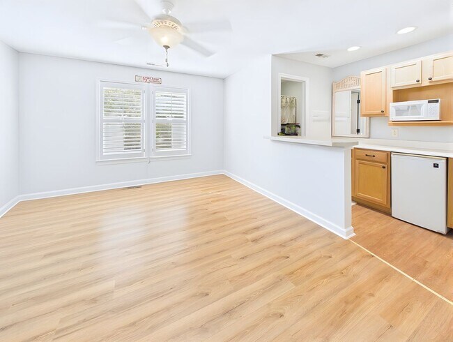 Building Photo - Furnished 2 bd/ 2 ba condo in St James Community!