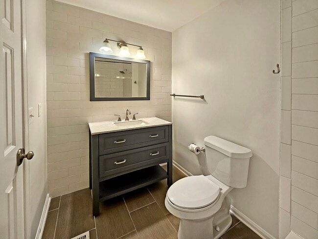 Building Photo - COMING SOON: Beautifully Updated 2/2.5 Townhome Near Truist Park