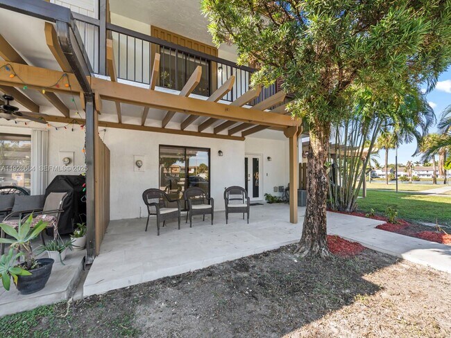 Building Photo - 6885 NW 169th St