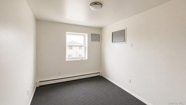 Building Photo - 3-34 Beach 87th St