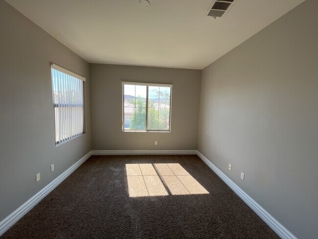 Building Photo - Stunning 2 story, 5-bedroom home in Rhodes Ranch