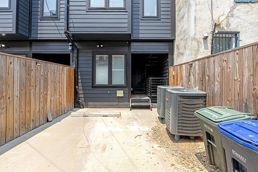 Building Photo - 1219 Wylie St NE