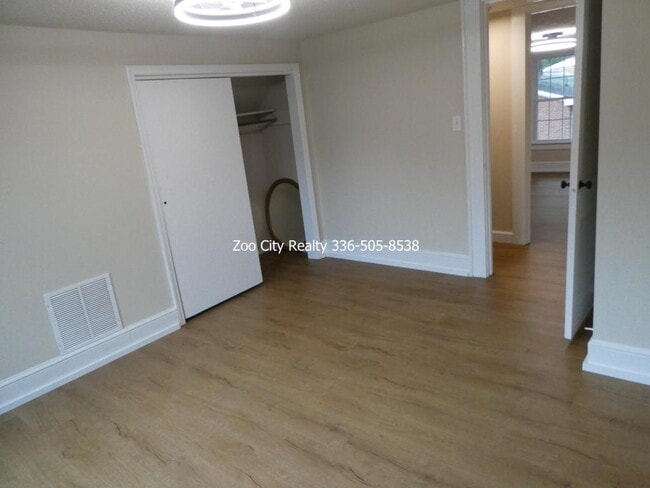 Building Photo - 589 McDermott St