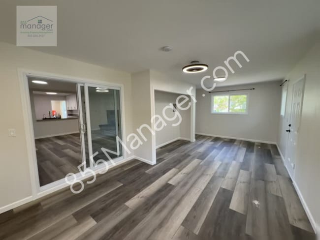 Building Photo - Fully Renovated 3-Bedroom Home with Sunroo...