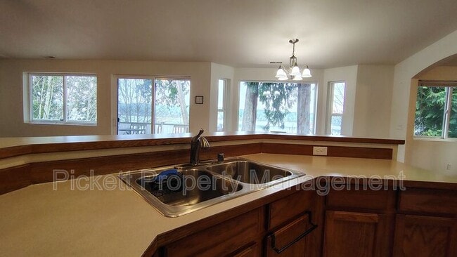 Building Photo - 28802 WA-104