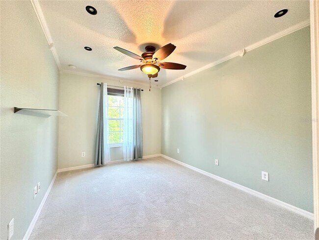 Building Photo - 204 Canterbury Bell Dr