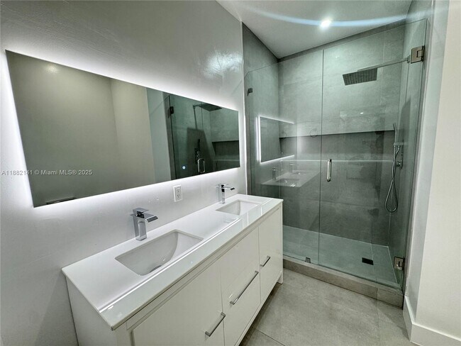 Building Photo - 4351 SW 160th Ave