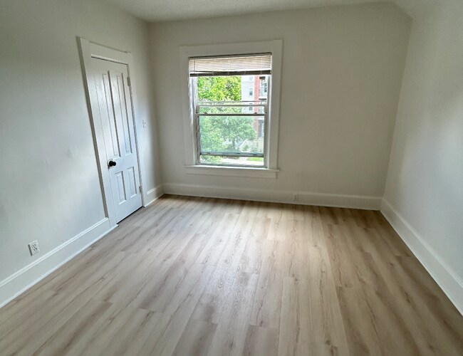 Building Photo - Marquette Housing- 505
