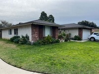 Building Photo - East End updated Home!