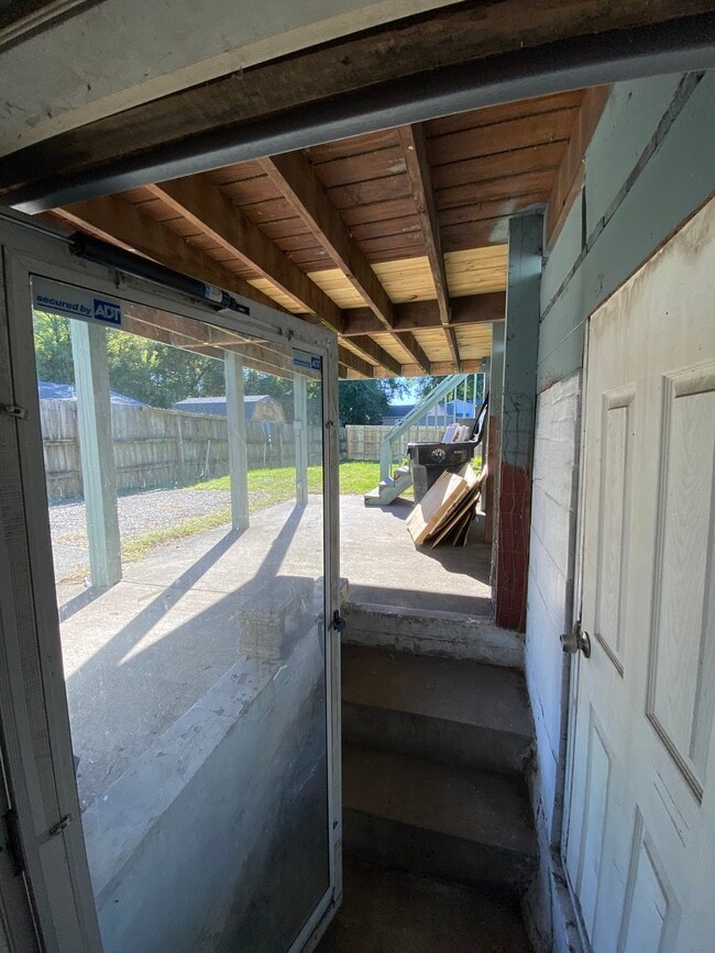 Building Photo - 4012 Henderson Ave