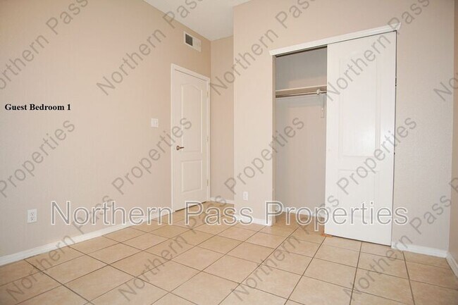 Building Photo - 3900 Kemp Ave