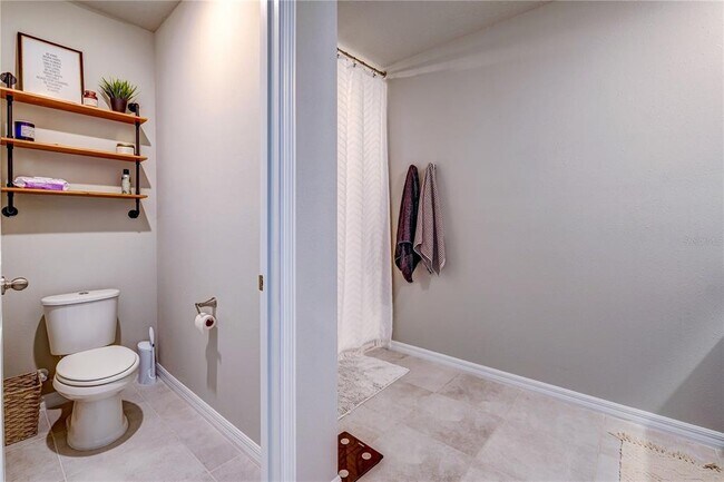 Building Photo - 10210 Daybreak Glen