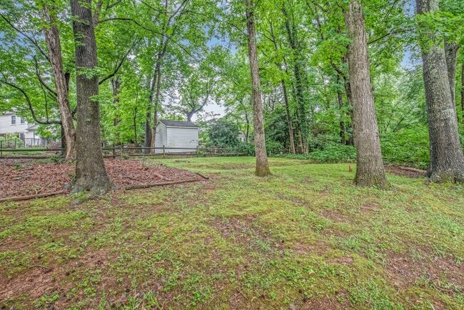 Building Photo - Move-in Ready 3 Bedroom Ranch!!
