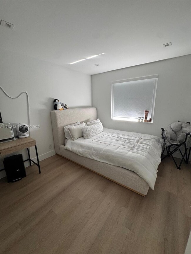 Building Photo - 3321 SW 51st St