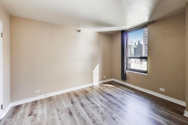 Building Photo - 401 E Ontario St
