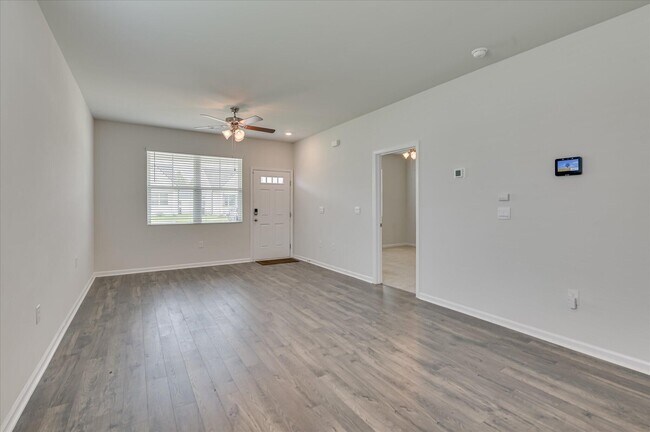 Building Photo - 842 Feldspar