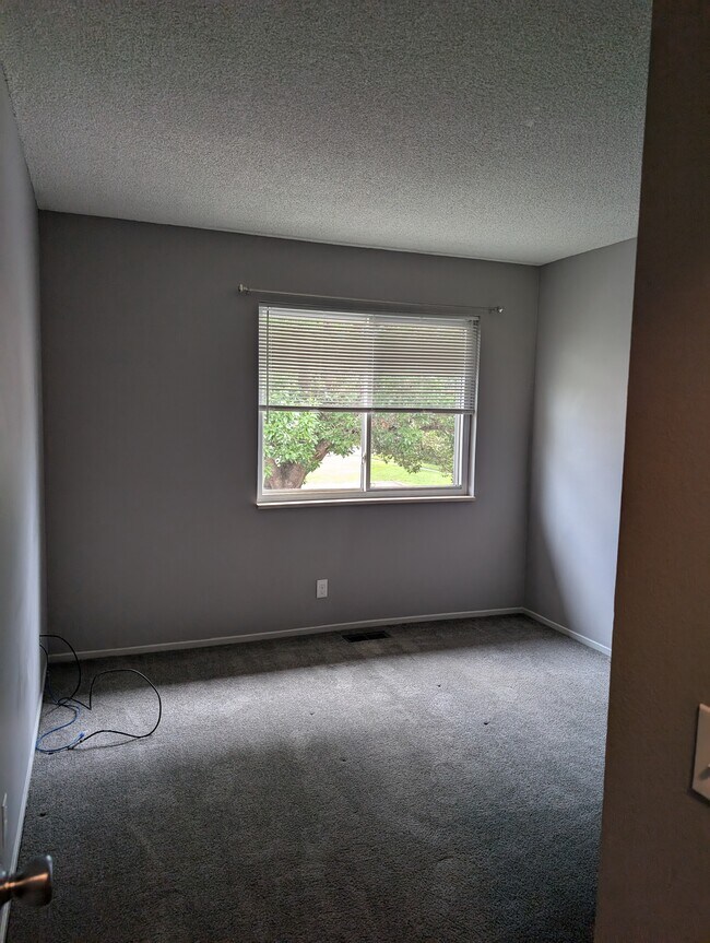 Building Photo - 3355 S Flower St