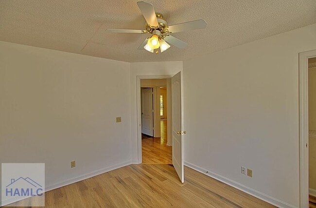 Building Photo - 555 Wellington Way