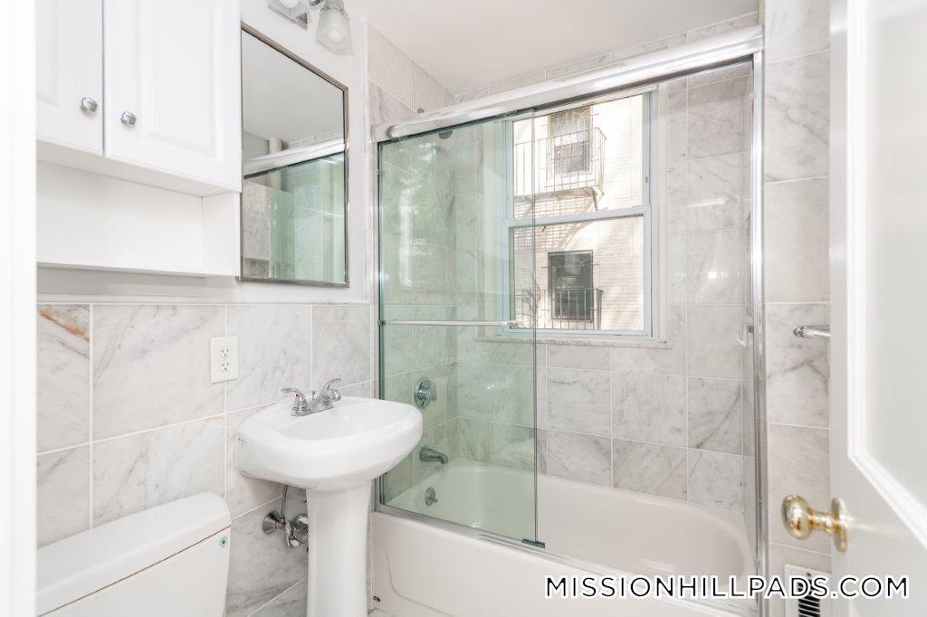 Building Photo - 49 Worthington St