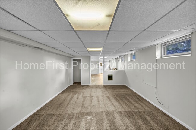 Building Photo - 118 Meadowlark Dr