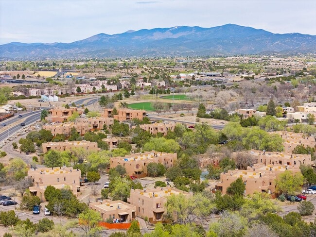 Building Photo - 2600 W Zia Rd