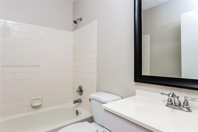 Building Photo - 7109 Glenwood Dr