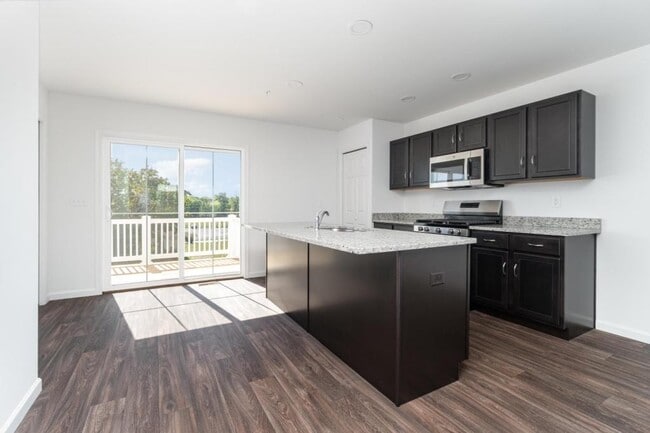 Building Photo - 8 Kenzie Way