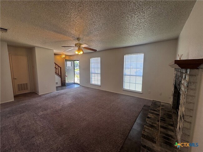 Building Photo - 1613 Bobby Lee Dr