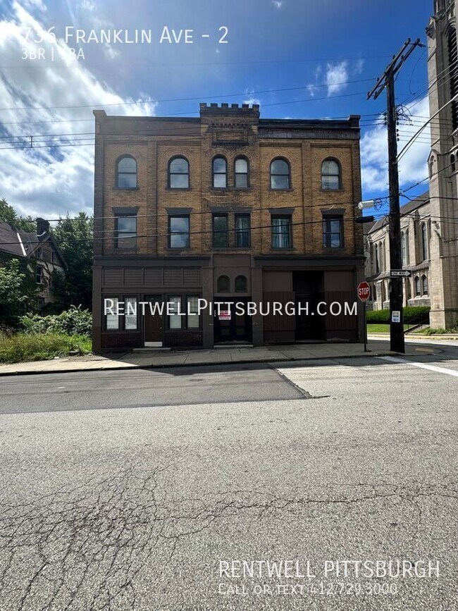 Building Photo - 736 Franklin Ave