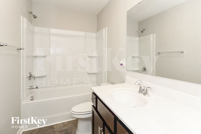 Building Photo - 441 Quick Silver Dr