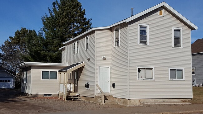 Building Photo - 1415 N Stevens St