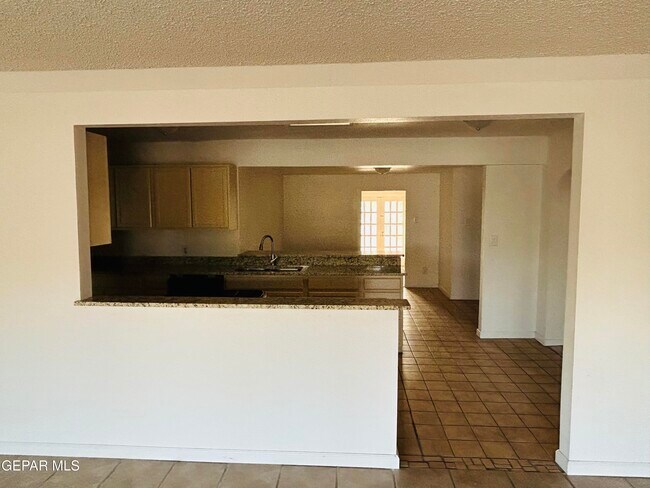 Building Photo - 805 Chile Pl