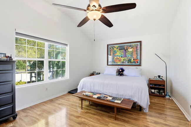 Building Photo - 2801 Donaldson Dr