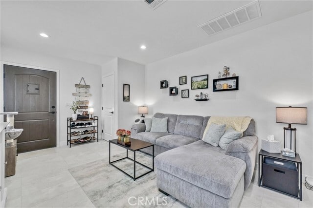 Building Photo - 12363 Loraine Ave