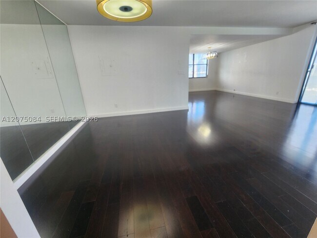 Building Photo - 18151 NE 31st Ct