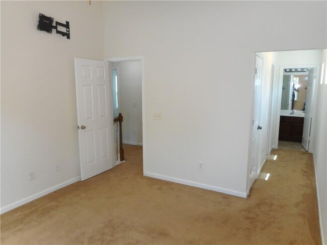 Building Photo - 5960 Mountain Top Pl