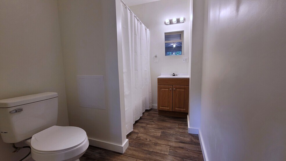 Bathroom - 128 W Main St