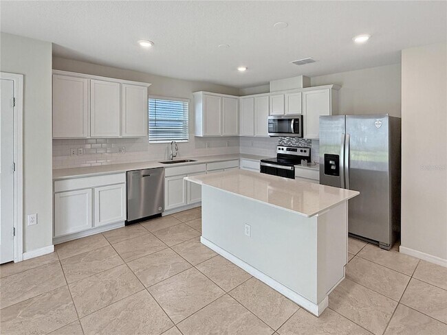 Building Photo - 5012 Blue Hammock Ct