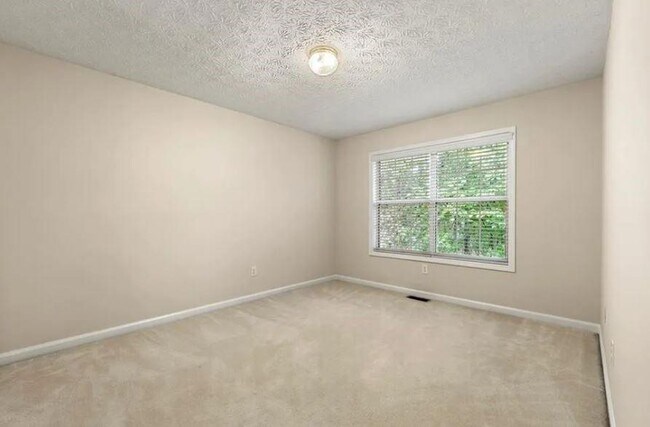 Building Photo - 4450 Bradstone Trace NW