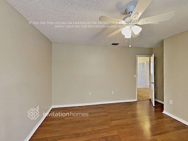 Building Photo - 2450 NW 72nd Ave