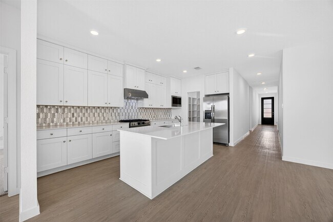 Building Photo - 31831 Rich Mdw Ct