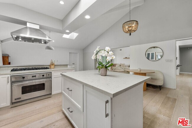 Building Photo - 3614 Malibu Country Dr