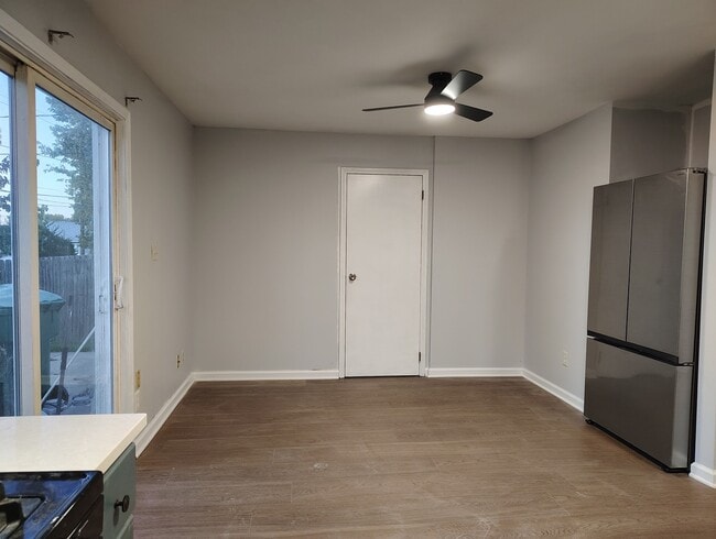 Building Photo - 434 Kenyon Ave