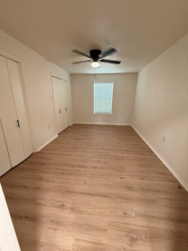 Building Photo - 4200 Gram Ln