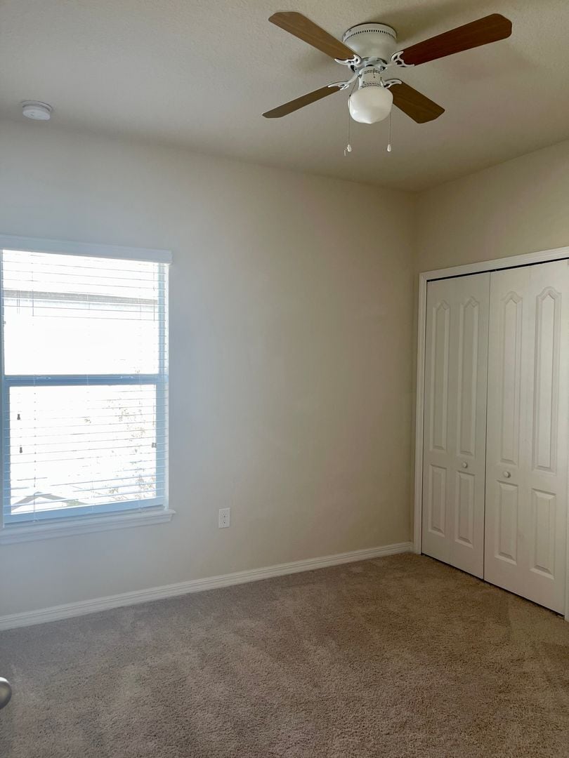 Building Photo - 3 Bedroom / 2.5 Bath / 2 Car Garage Townho...