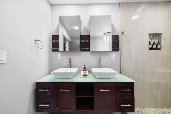 Building Photo - 5870 Cactus Way