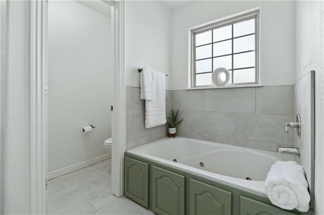 Building Photo - 3000 SW Wentworth Ave