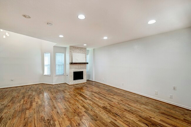 Building Photo - 1020 Heights Blvd